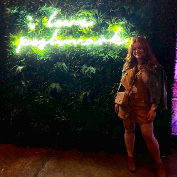 Welcome to my closet ๐ - Picture 8 of 8